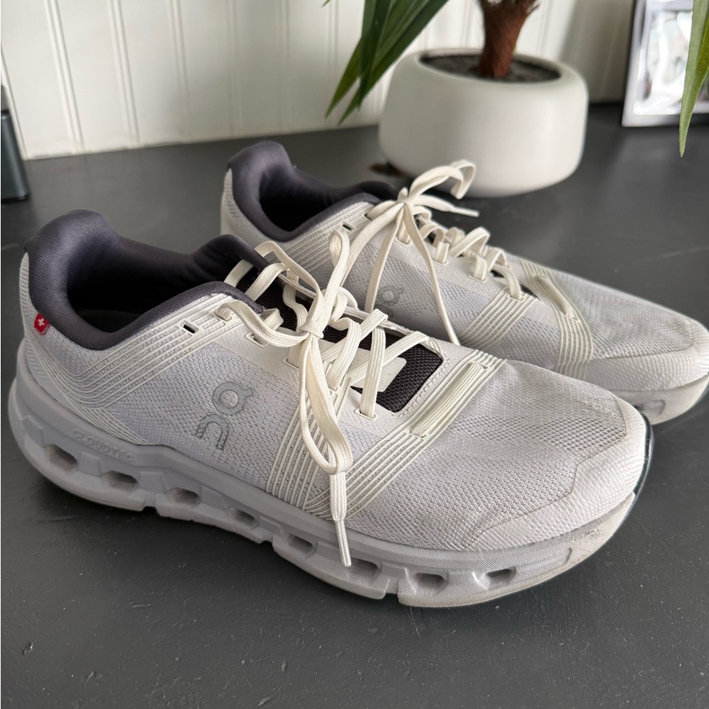 On Running Women's White and Purple Sneakers